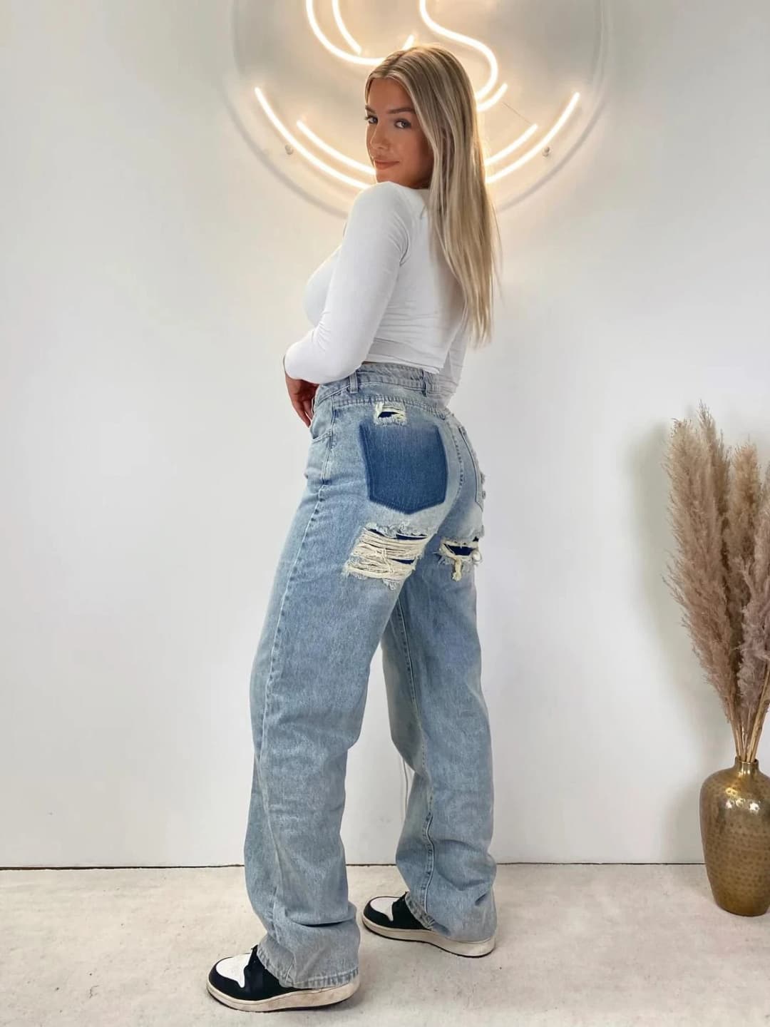 Product Pantalones vaqueros rasgados